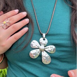 Silver Flower Pendant Necklace
